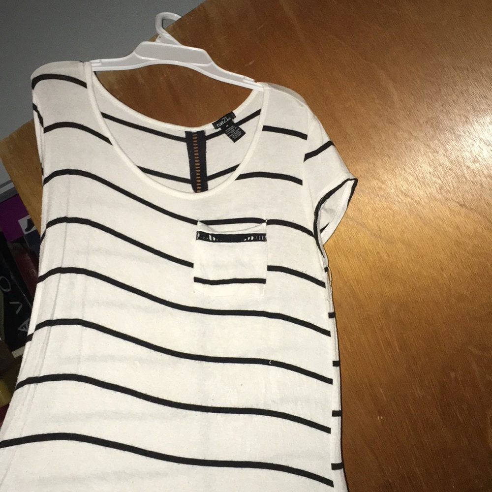 Rue 21 tee
